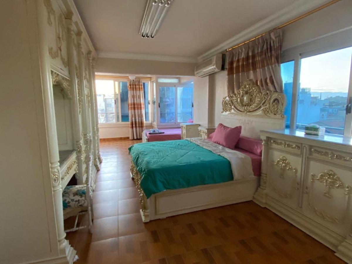 Apartment شقه مطله علي قناة السويس والبحر فيو رائع 702 Port Said